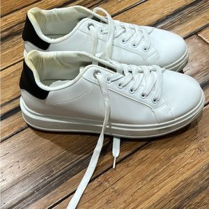 Steve Madden fashion sneakers